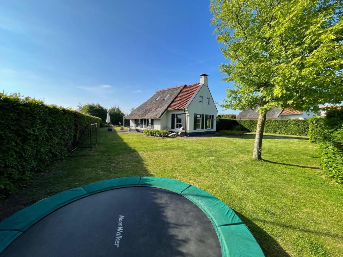 Vakantiehuis Aan Het Water In Friesland Sint Nicolaasga Exterior foto
