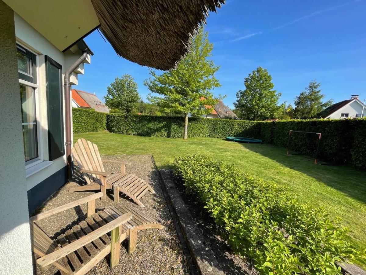 Vakantiehuis Aan Het Water In Friesland Sint Nicolaasga Exterior foto